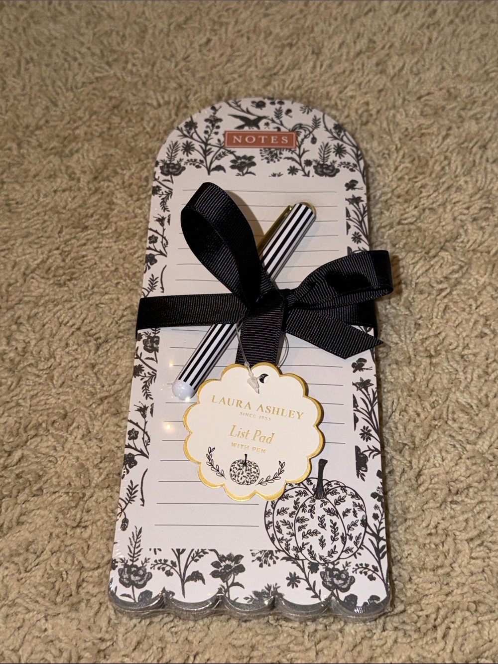Laura Ashley Black & White Floral List Pad with Striped Pen and Black Bow - Picture 12 of 12